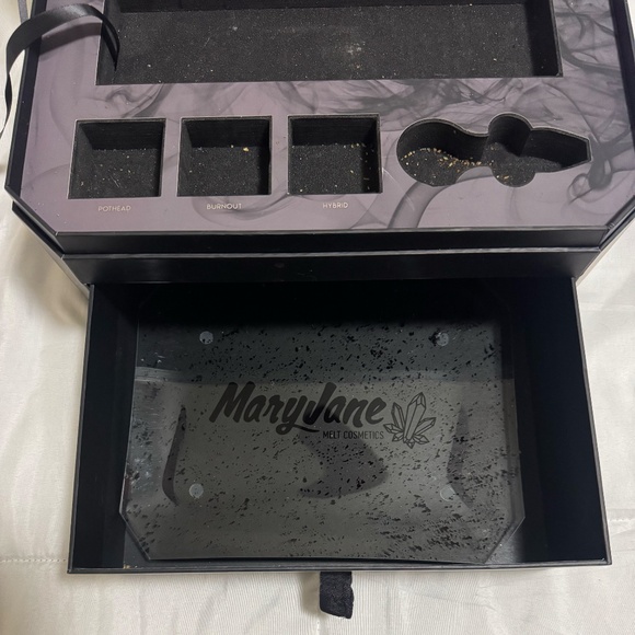Melt Cosmetics "Mary Jane Collection" empty PR box - Picture 3 of 3